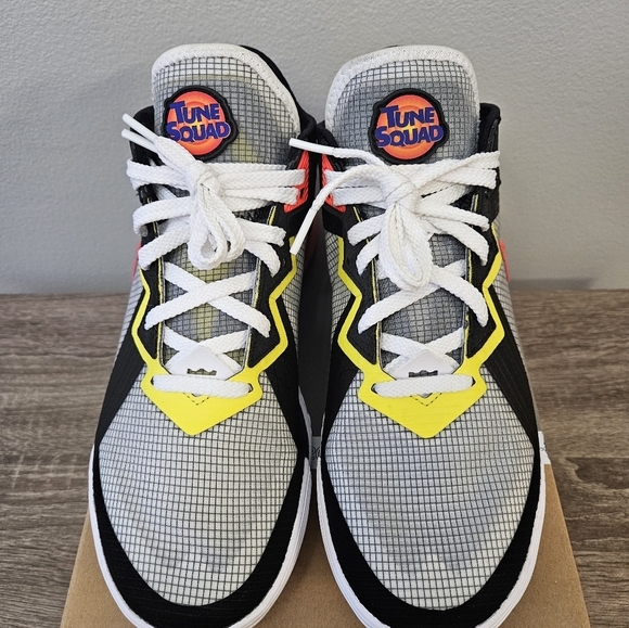 LeBron XV111 Low Nike, 8 Men's, White/ Bright  Crimson- Black - Picture 2 of 16